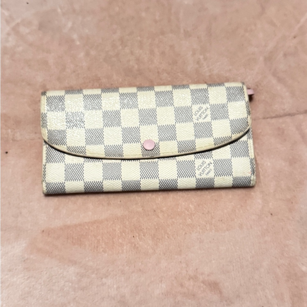 Checkered Cream and Gray Women's Wallet